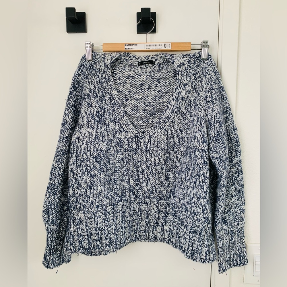 Zara V neck sweater (Size: S)